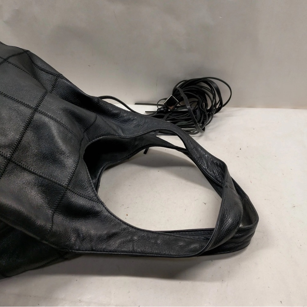 CHANEL Black butter soft  Shoulder Bag - Picture 5 of 15